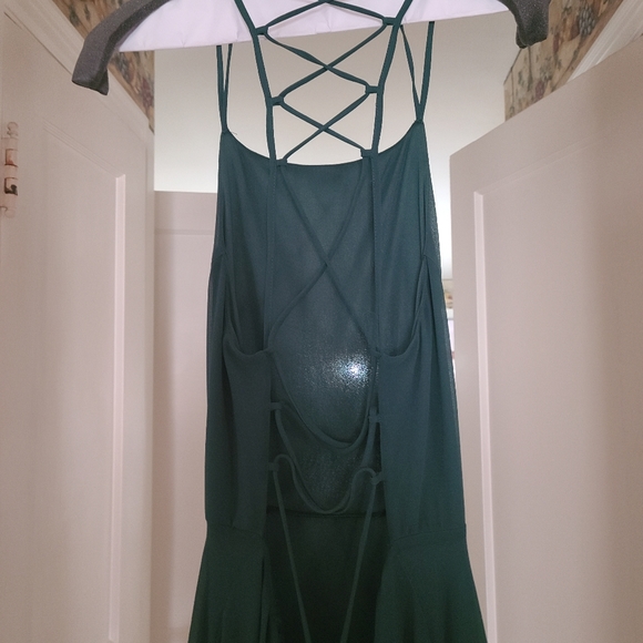 Formal Dress - Picture 3 of 8